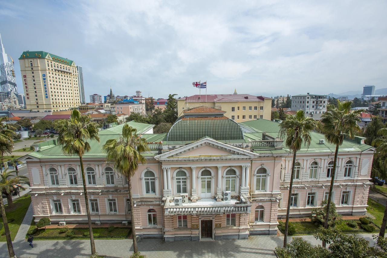 Ire Palace บาทูมิ ภายนอก รูปภาพ